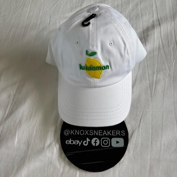 Lululemon Classic Unisex Ball Cap WHT White Lemon Yellow Green Logo Size S/M - Picture 1 of 5